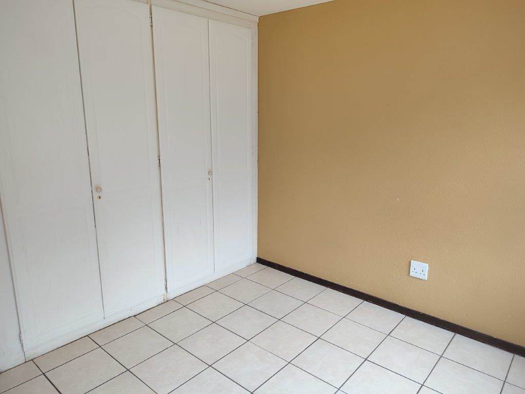 2 Bed Townhouse in Morninghill photo number 11