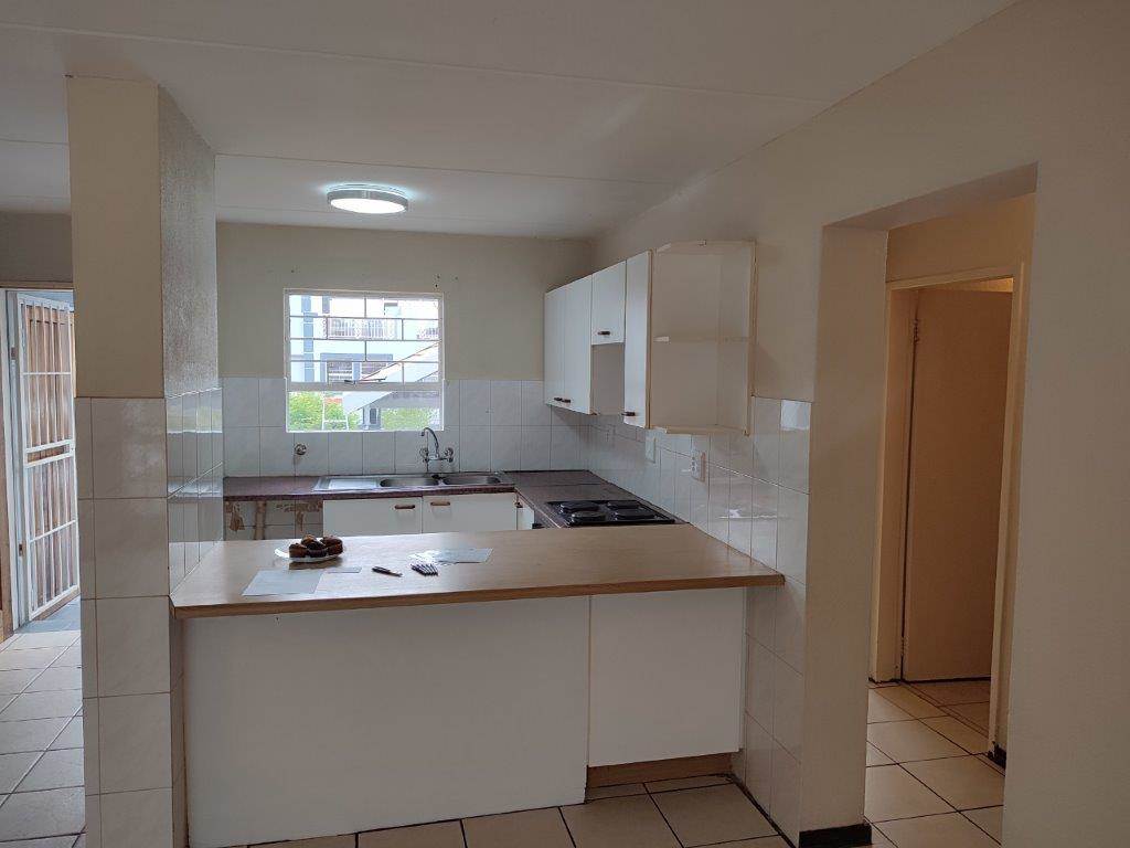 2 Bed Townhouse in Morninghill photo number 17
