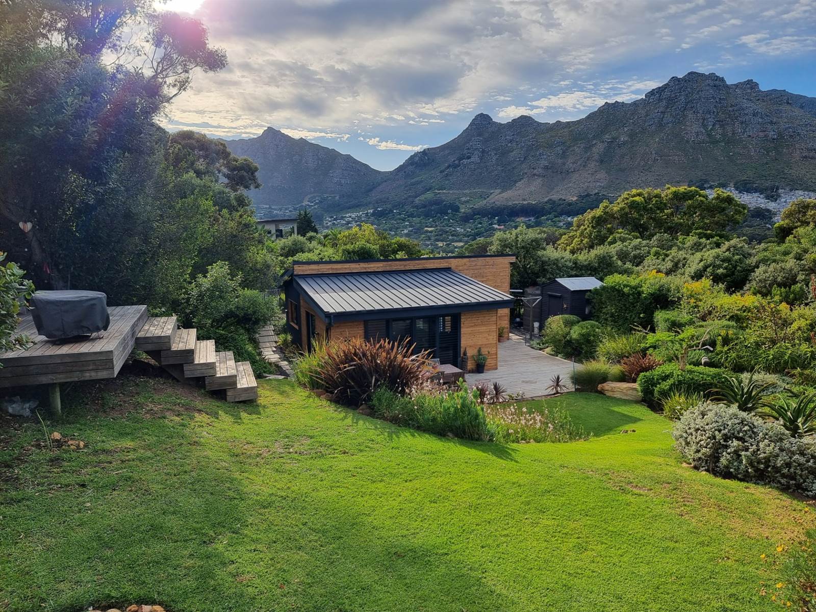 1 Bed House in Hout Bay and surrounds photo number 3