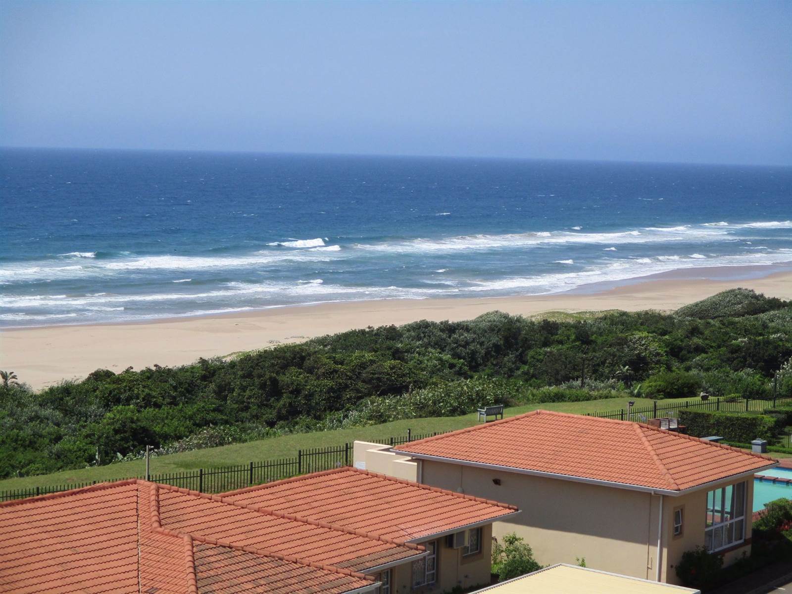 3 Bed Apartment in Illovo Beach photo number 13