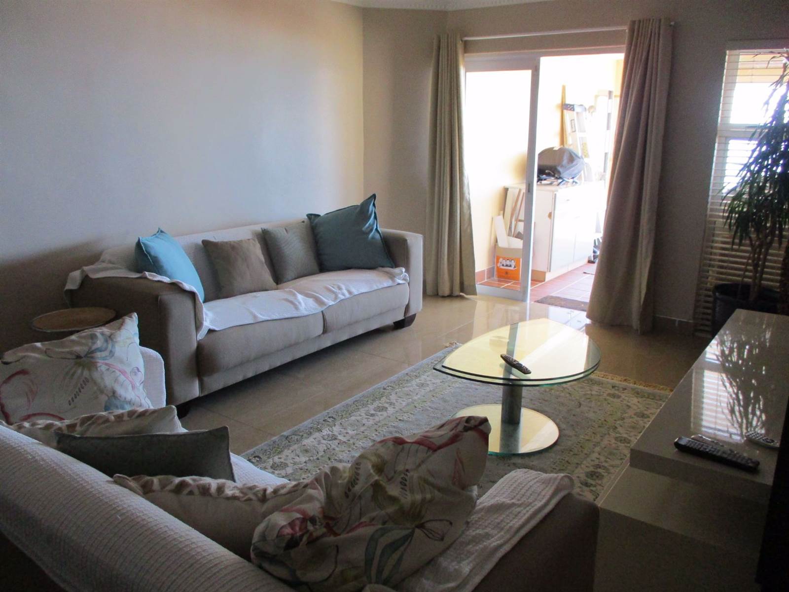 3 Bed Apartment in Illovo Beach photo number 5