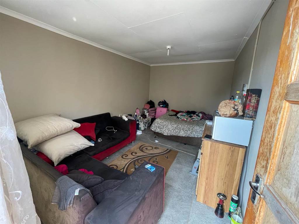 1 Bed Apartment in Protea Glen photo number 4
