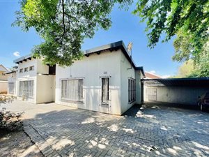 6 Bed House in Westdene