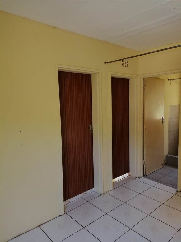 2 Bed Apartment in Mountview photo number 2