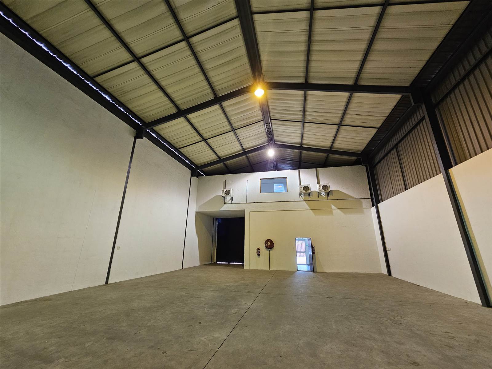 399  m² Industrial space in Edenvale photo number 3