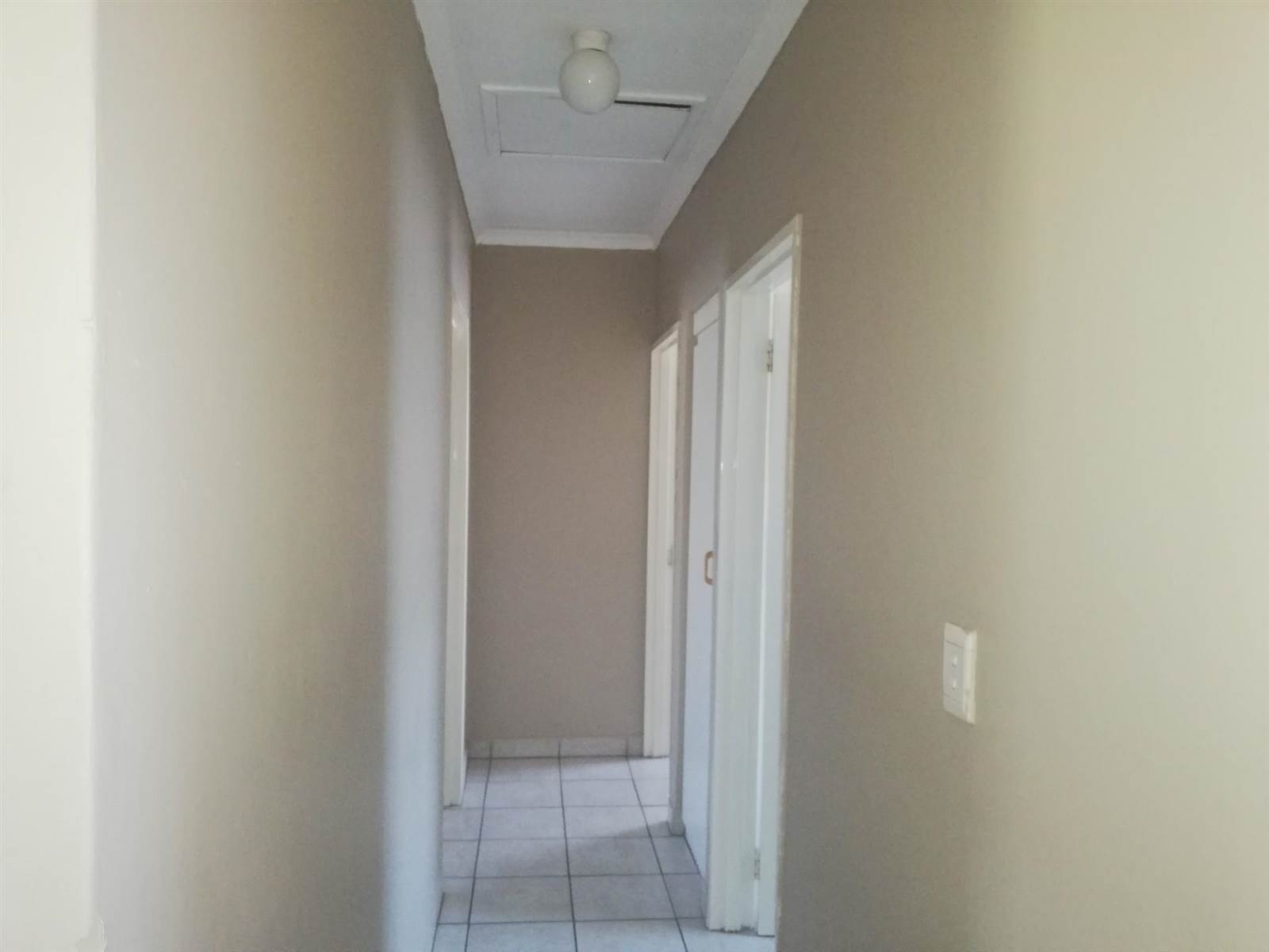 2 Bed Townhouse in Sunair Park photo number 4