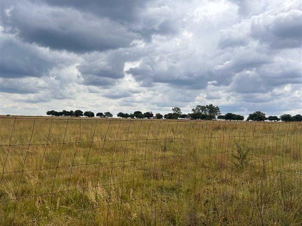 2.1 ha Land available in Lindequesdrif
