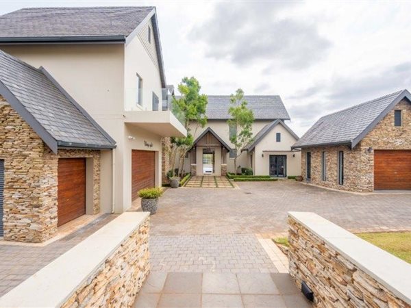 5 Bed House in Cotswold Downs Estate
