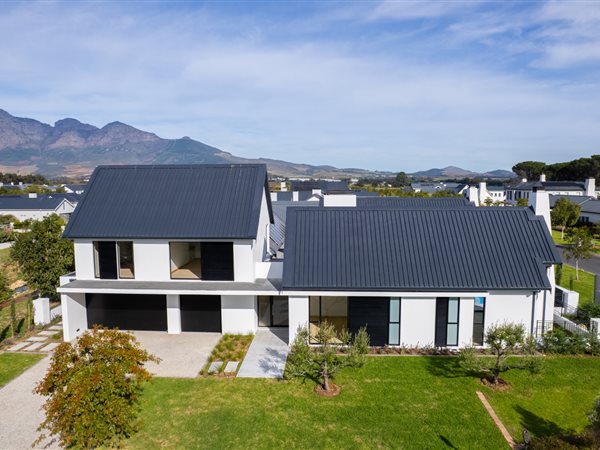 6 Bedroom House 6 Bedroom House