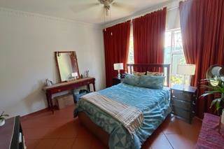 4 Bed House in Sinoville photo number 17