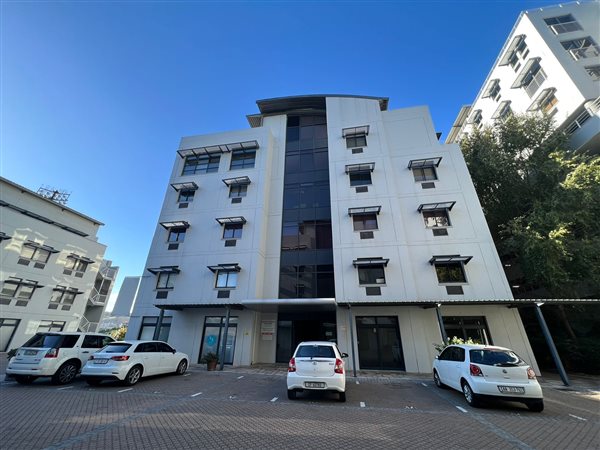 272  m² Commercial space