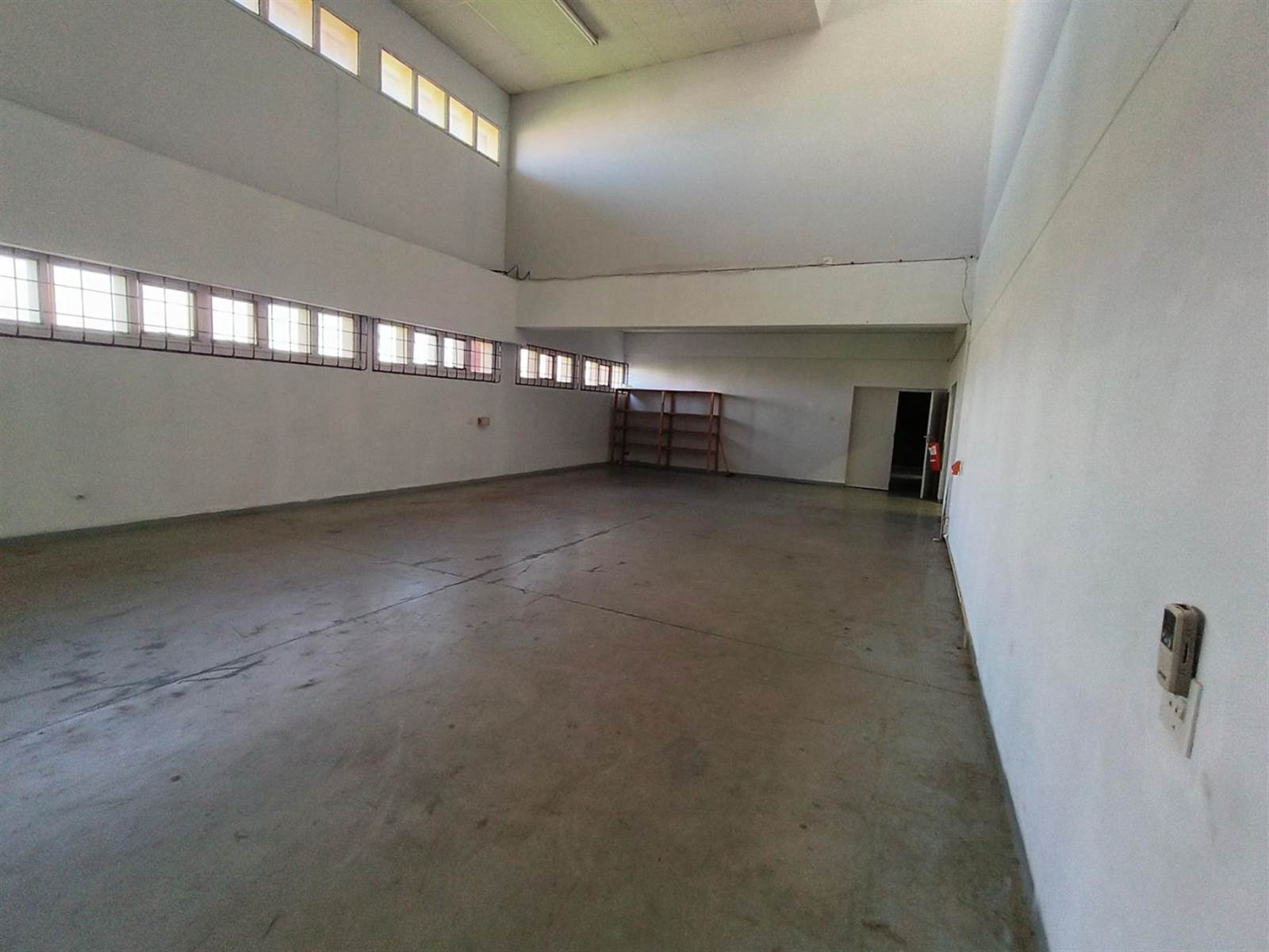 1100  m² Industrial space in Mountain Ridge photo number 8