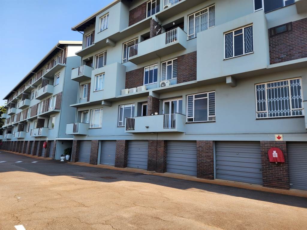 3 Bed Townhouse in Bulwer photo number 1