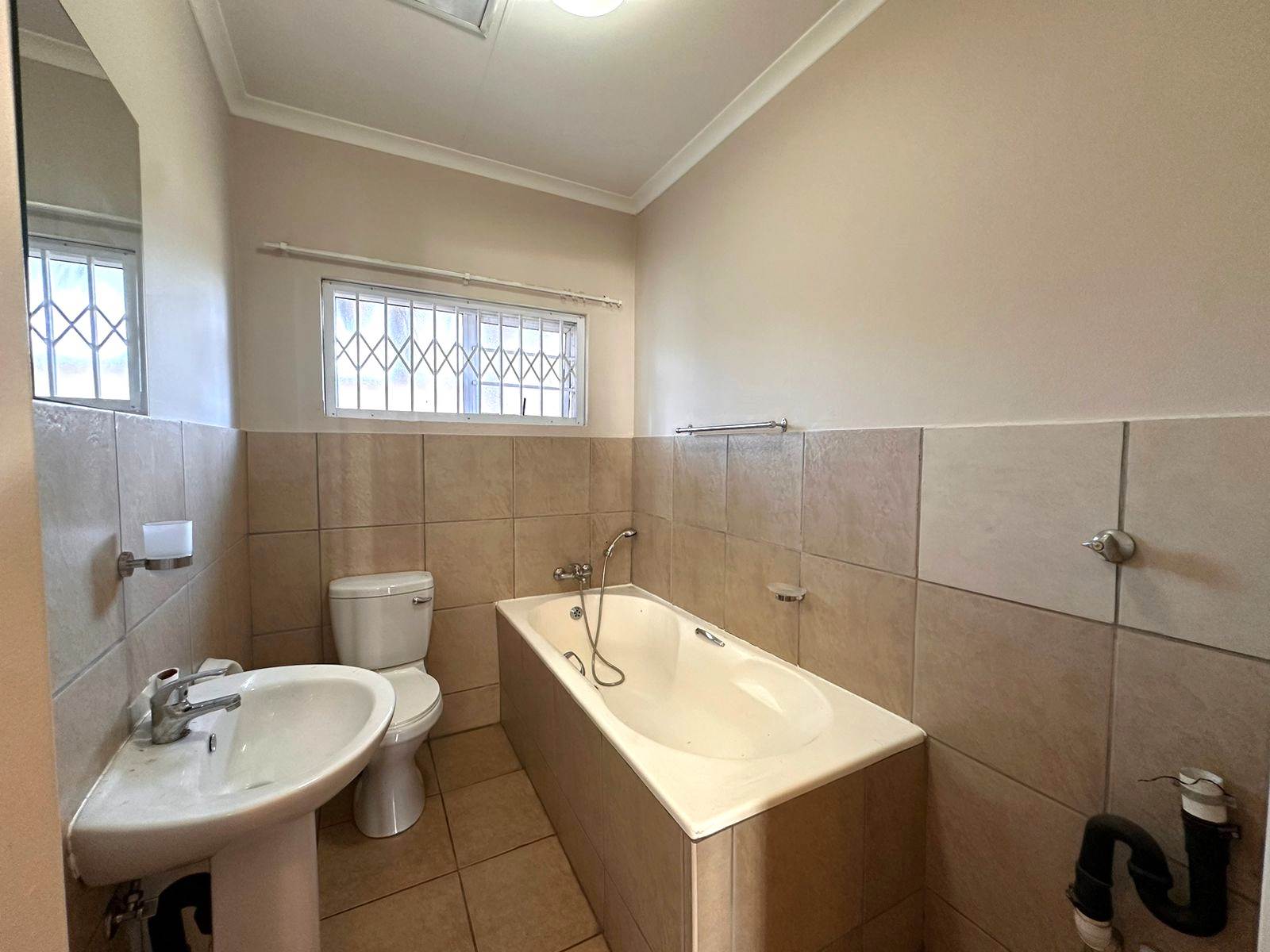 2 Bed Townhouse in Highveld Park photo number 4