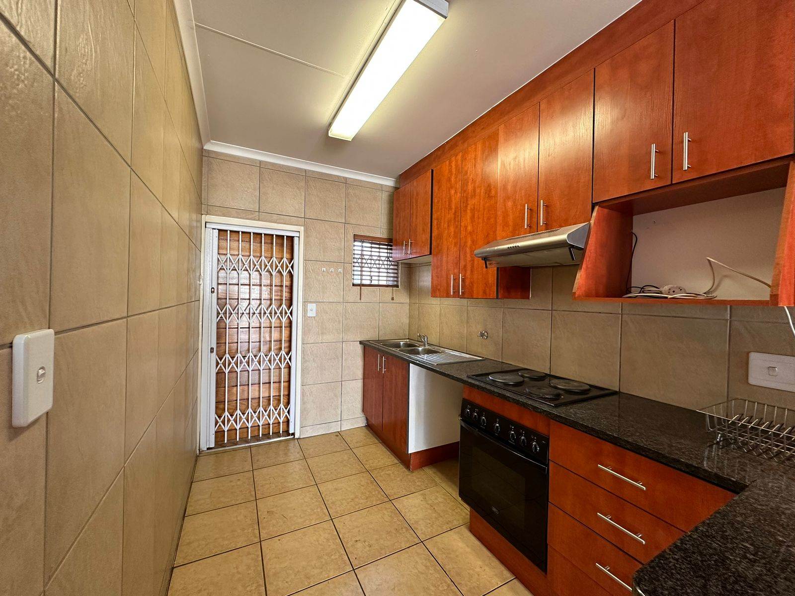 2 Bed Townhouse in Highveld Park photo number 3