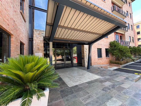 548  m² Commercial space in Constantia Kloof