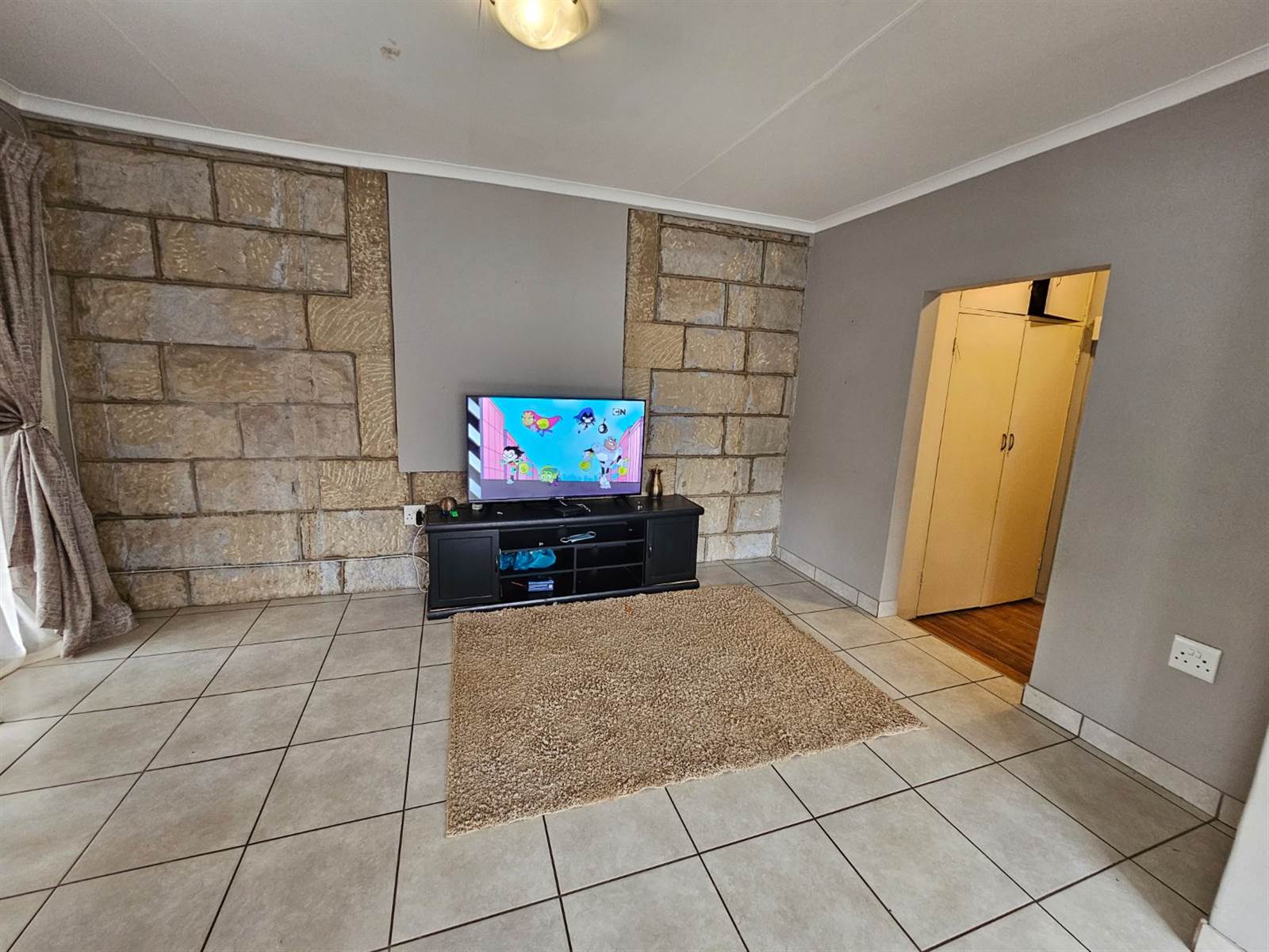 2 Bed Apartment in Bethlehem Central photo number 9