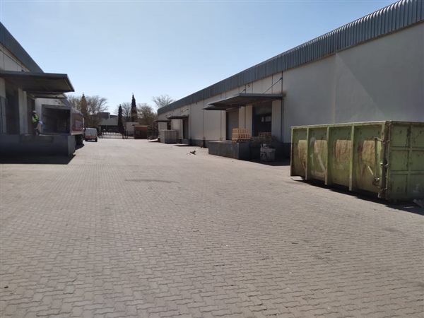 5631  m² Industrial space in Pomona AH