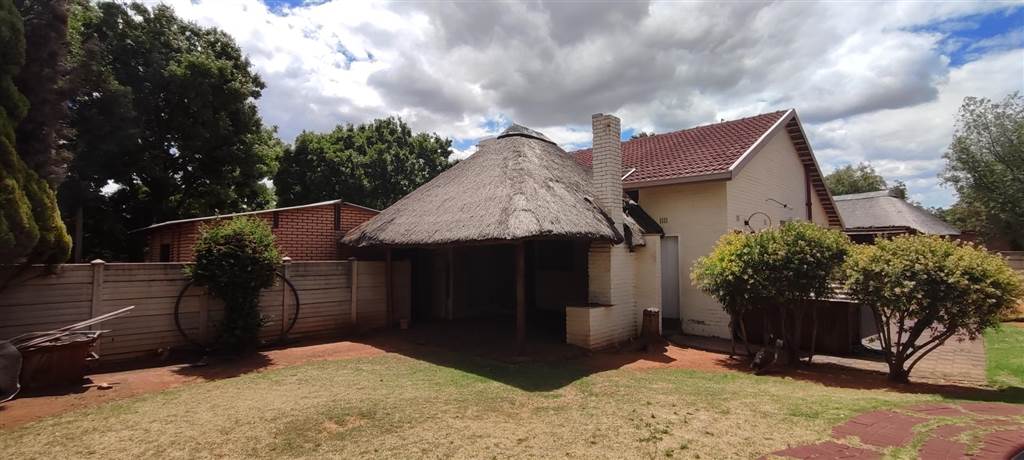 3 Bed House in Stilfontein photo number 24