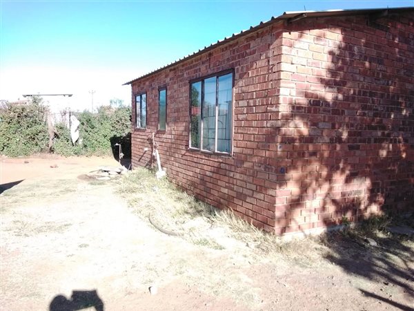 2 Bed House in Thabong