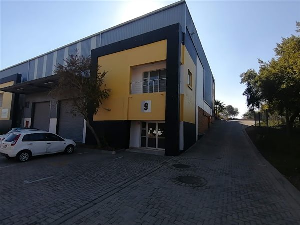 315  m² Industrial space