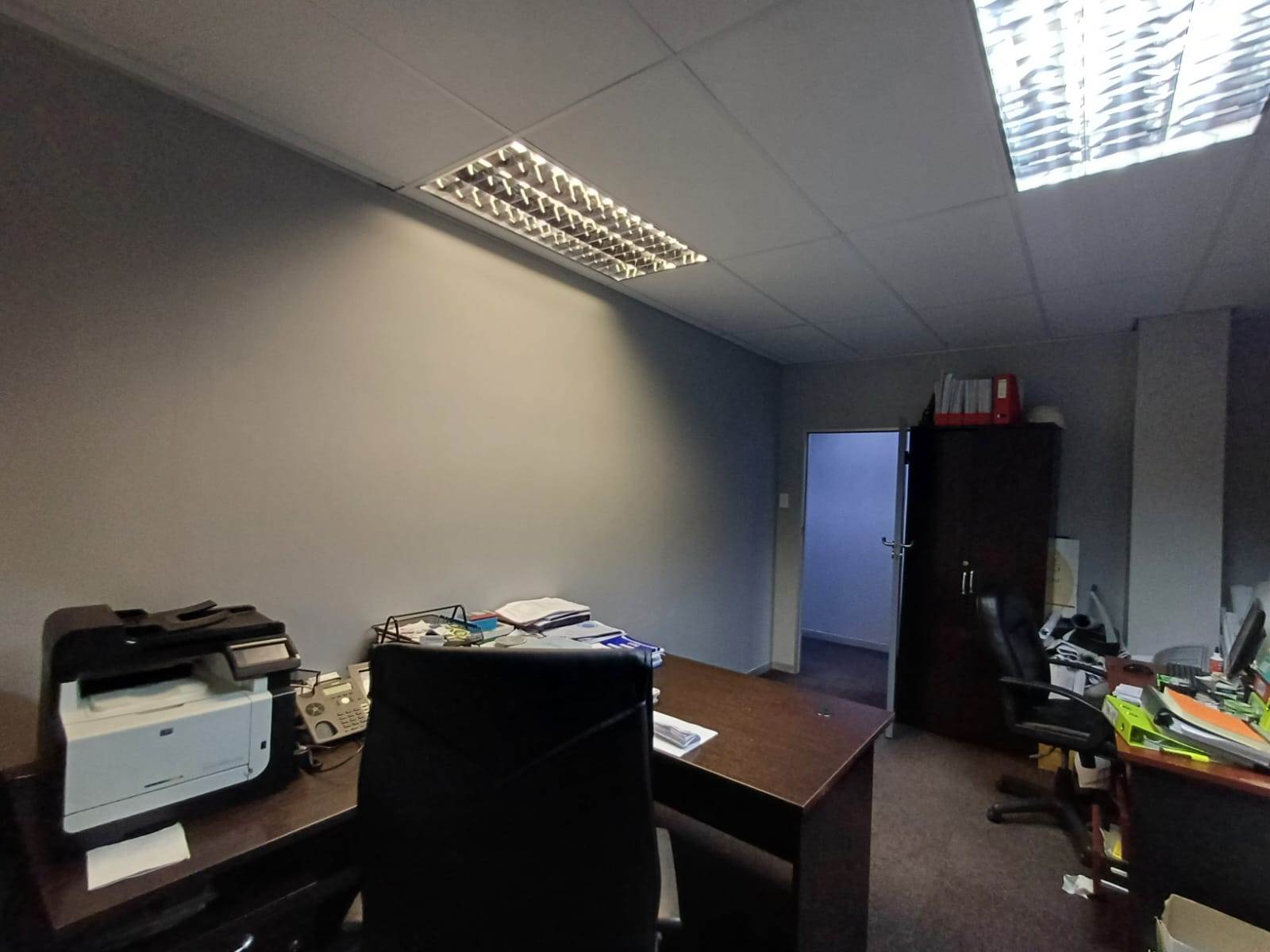 17  m² Office Space in Bendor photo number 3
