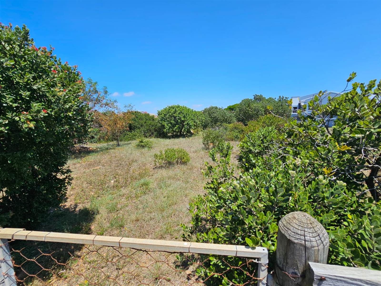 857 m² Land available in Jeffreys Bay photo number 3