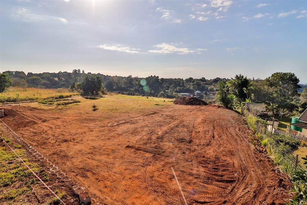 783 m² Land available in Forest Hills photo number 2