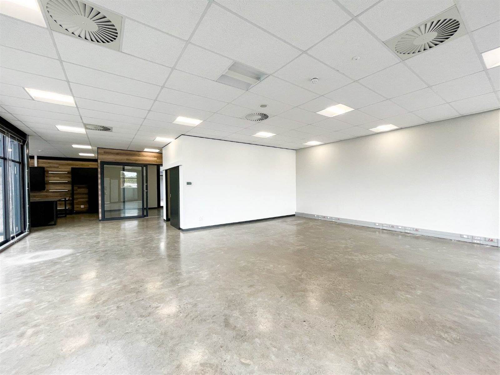 157  m² Office Space in Durbanville photo number 2