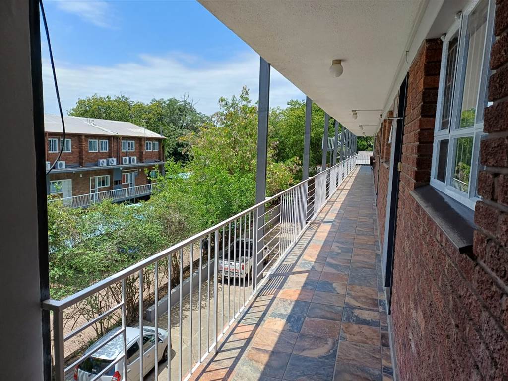 70  m² Commercial space in Nelspruit photo number 2