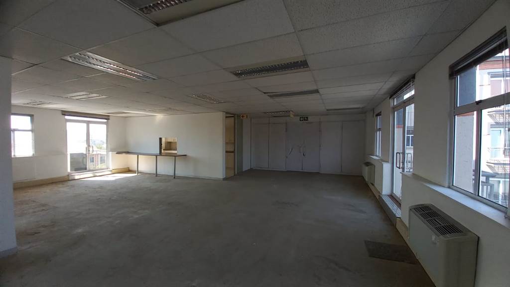 364  m² Commercial space in Menlyn photo number 15