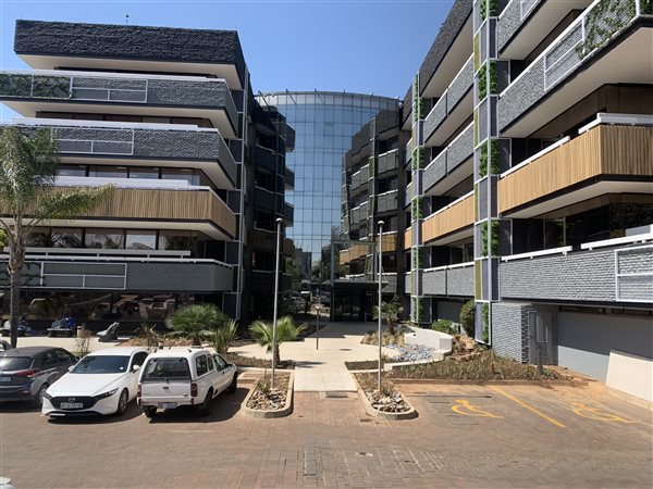 236  m² Commercial space