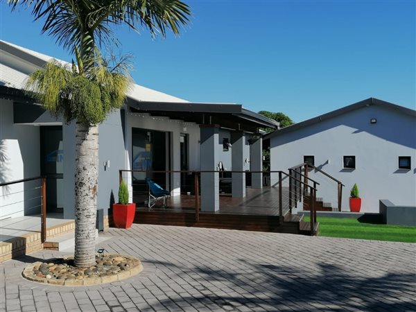 6 Bedroom House 6 Bedroom House