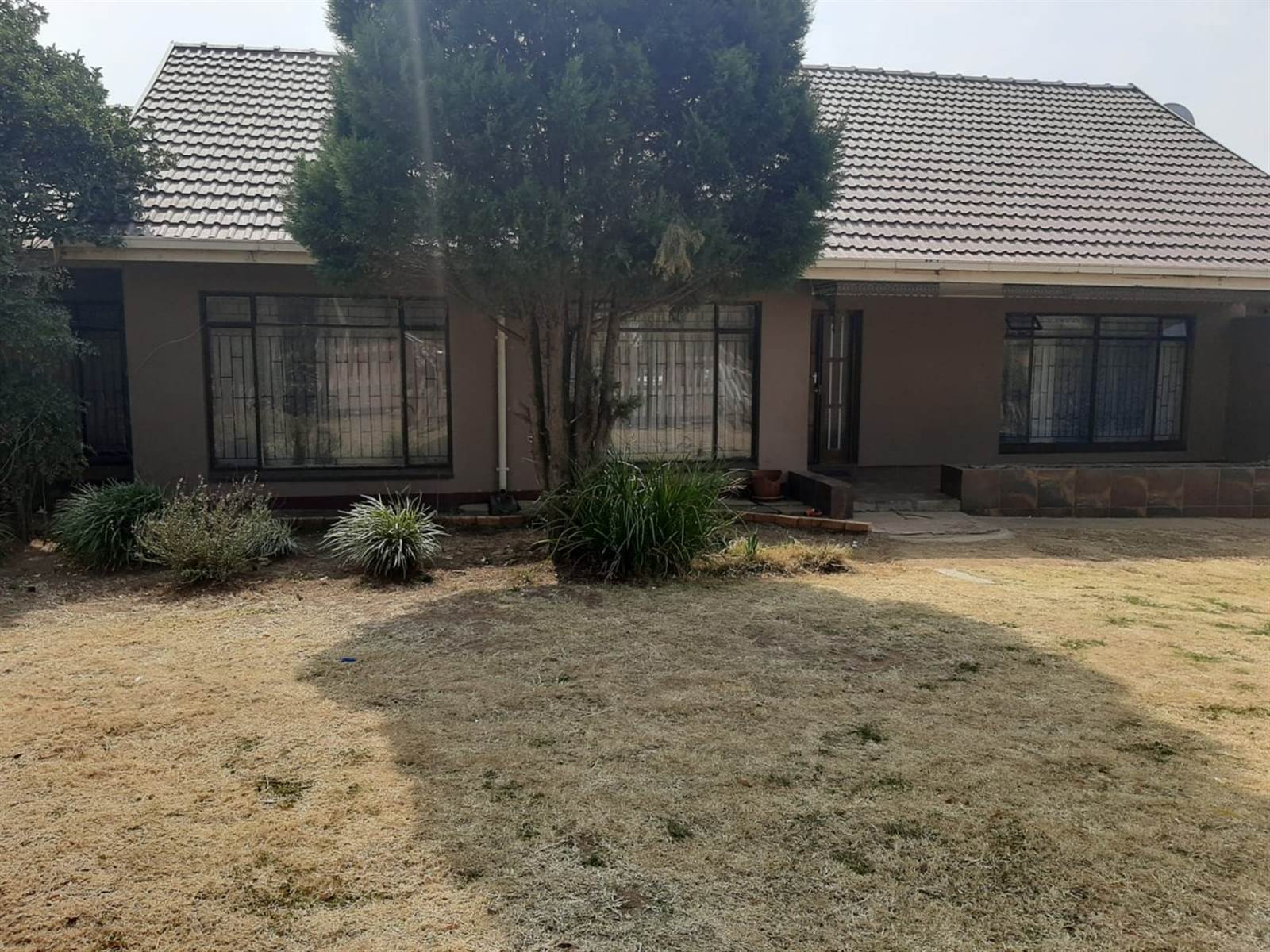 17 Bed House in Klerksdorp photo number 1