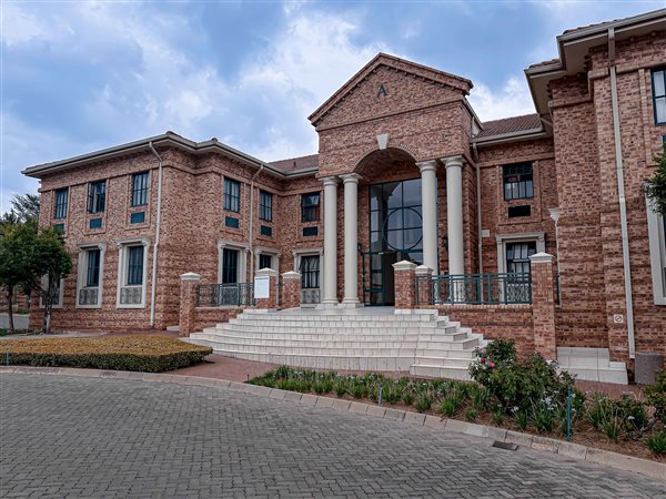 194  m² Commercial space in Bryanston