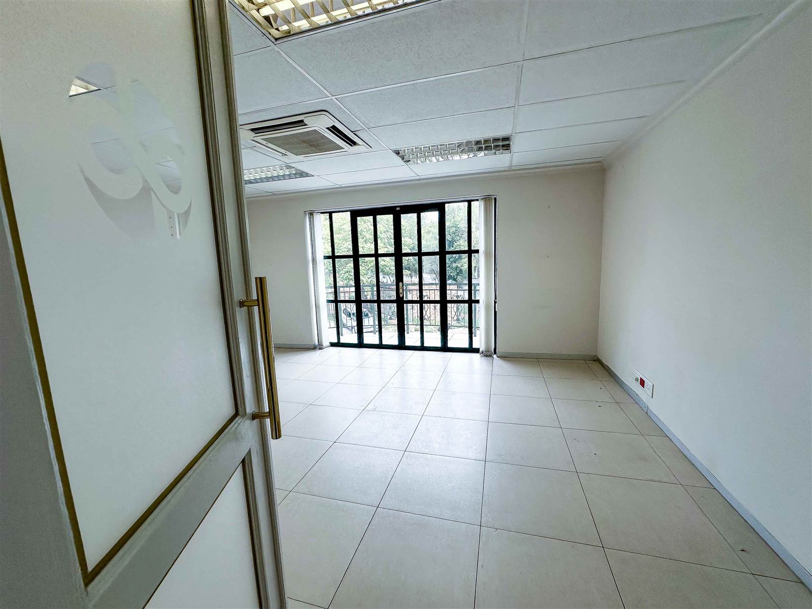 194  m² Commercial space in Bryanston photo number 15