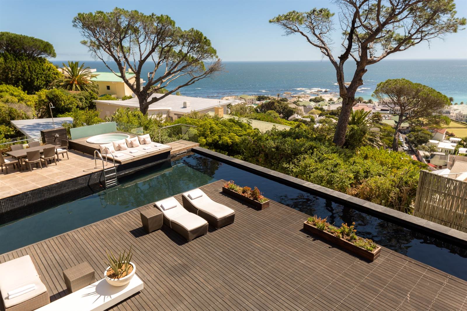 6 Bed House in Camps Bay photo number 30