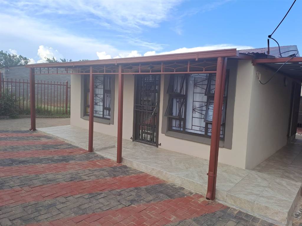 2 Bed House in Chris Hani photo number 1