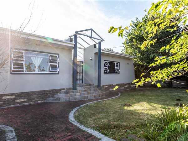 4 Bedroom House 4 Bedroom House
