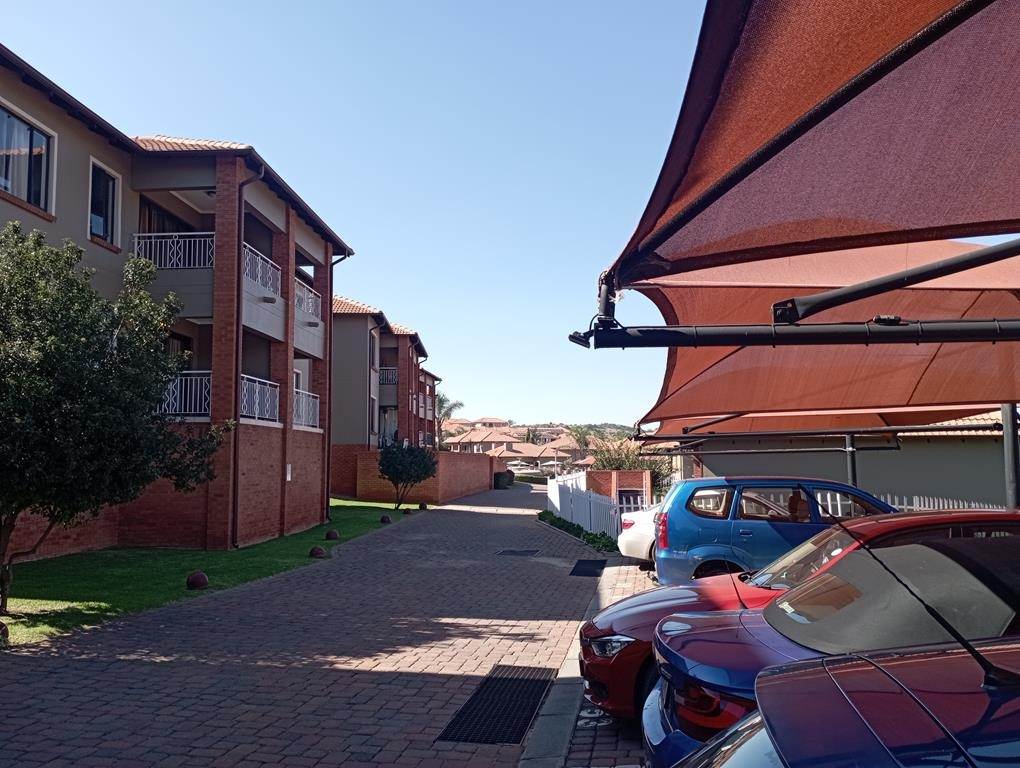 2 Bed Townhouse in Glenvista photo number 24