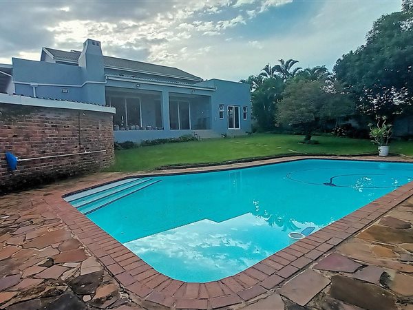 5 Bed House in Woodleigh