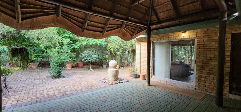 3 Bed Townhouse in Bela-Bela (Warmbaths) photo number 3