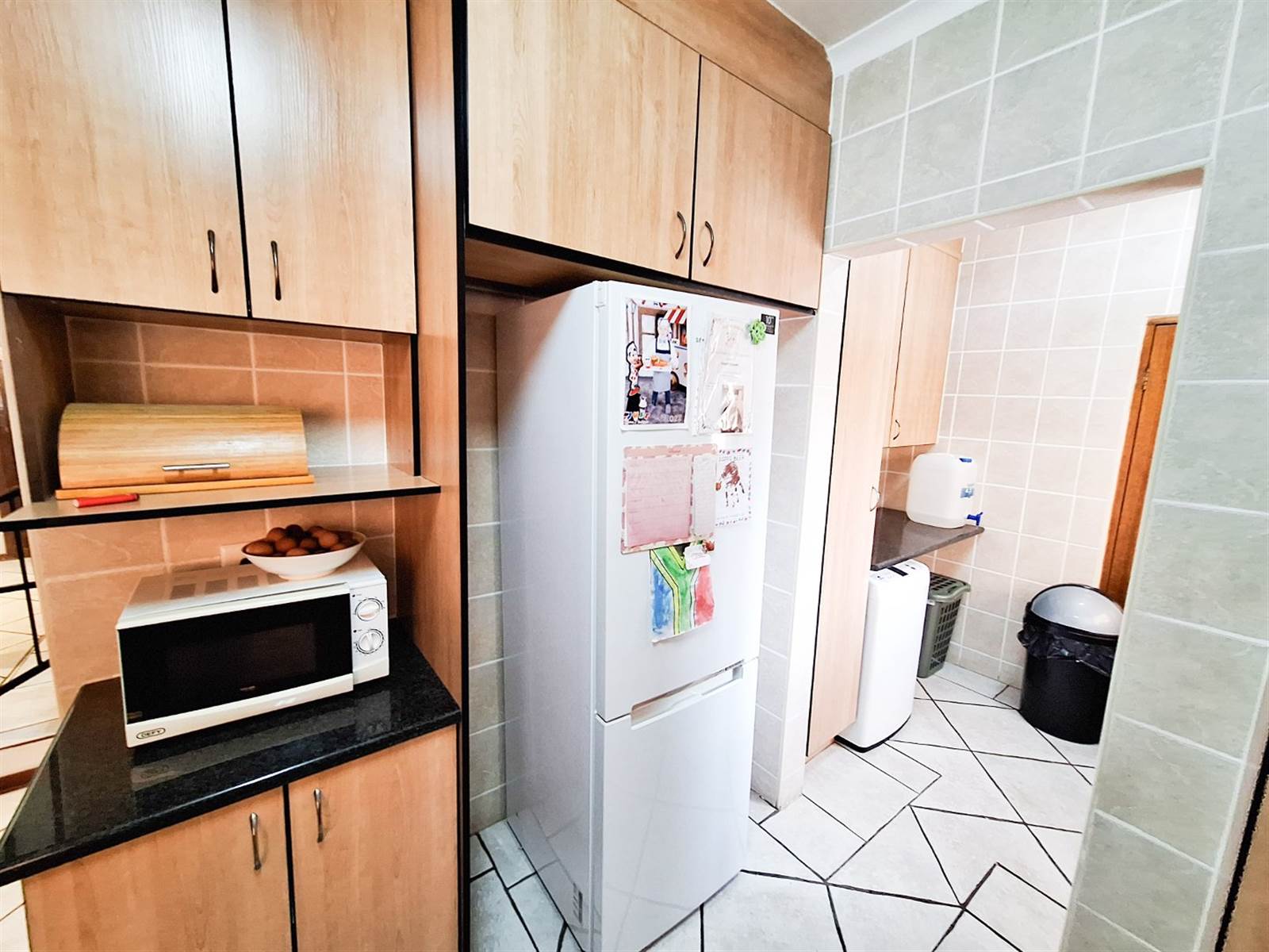3 Bed Townhouse in Chancliff Ridge photo number 8