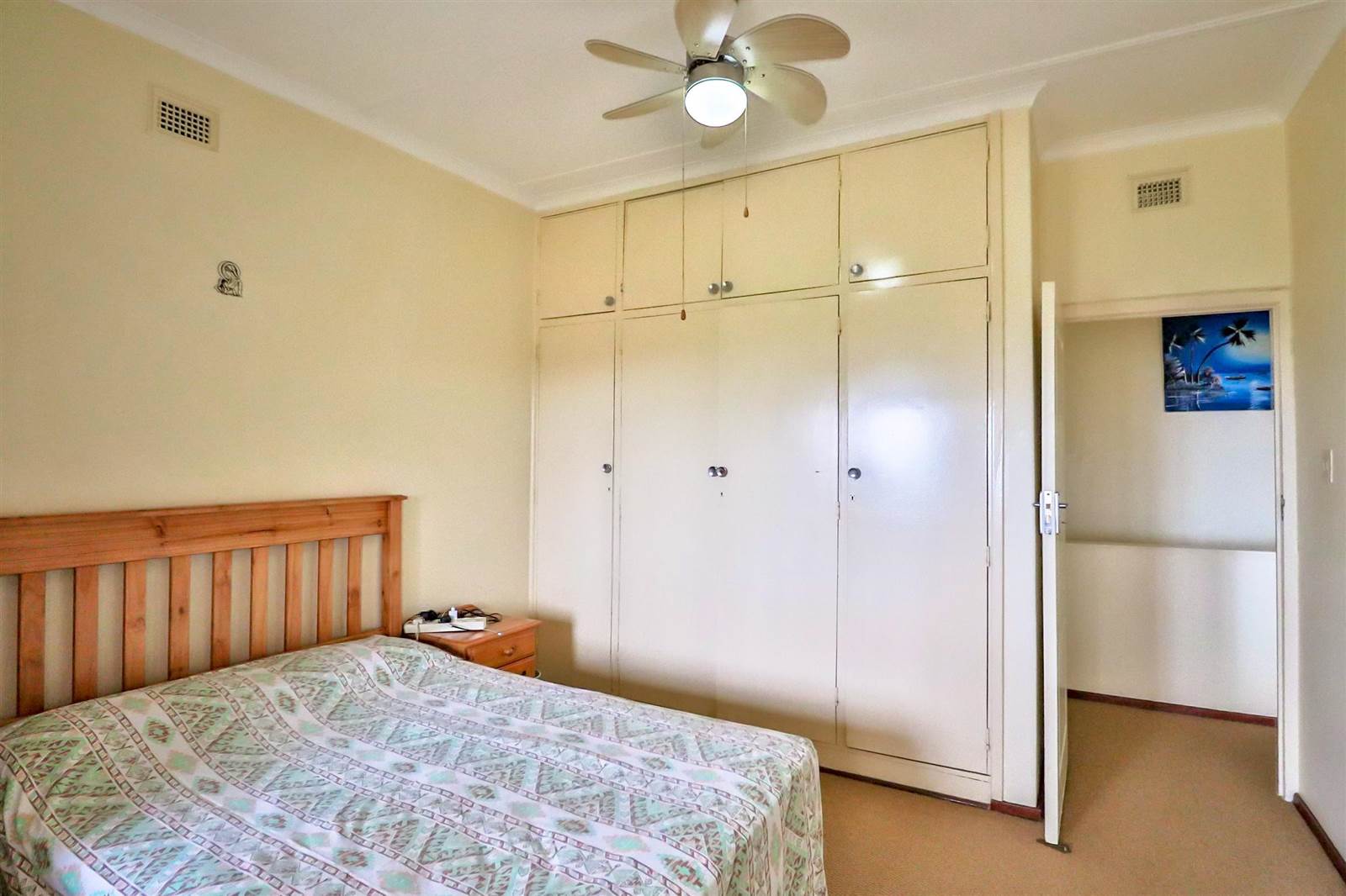 3 Bed Duplex in Port Edward photo number 9