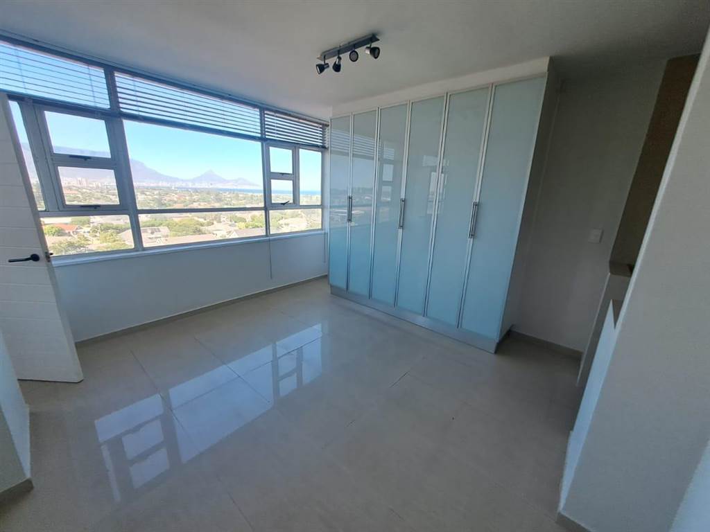 3 Bed Apartment in Milnerton Central photo number 29