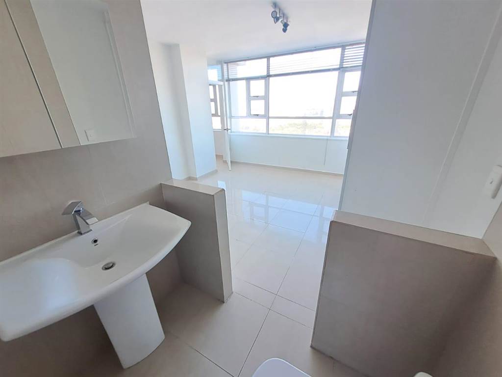 3 Bed Apartment in Milnerton Central photo number 18