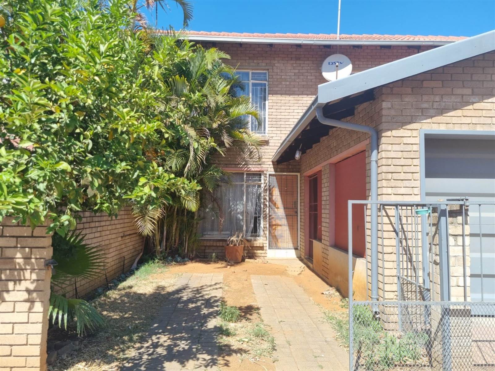 2 Bed Townhouse in Rustenburg Central photo number 21