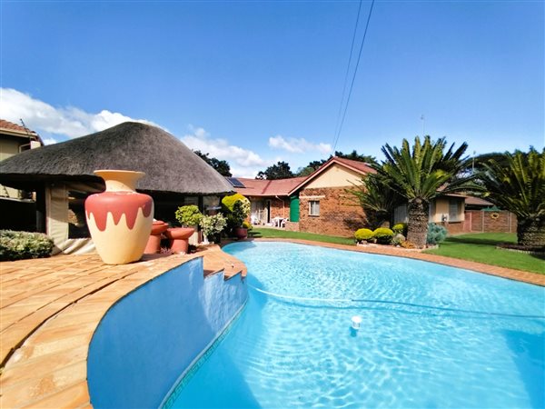 4 Bedroom House 4 Bedroom House