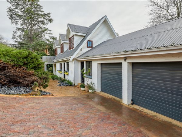 4 Bedroom House 4 Bedroom House