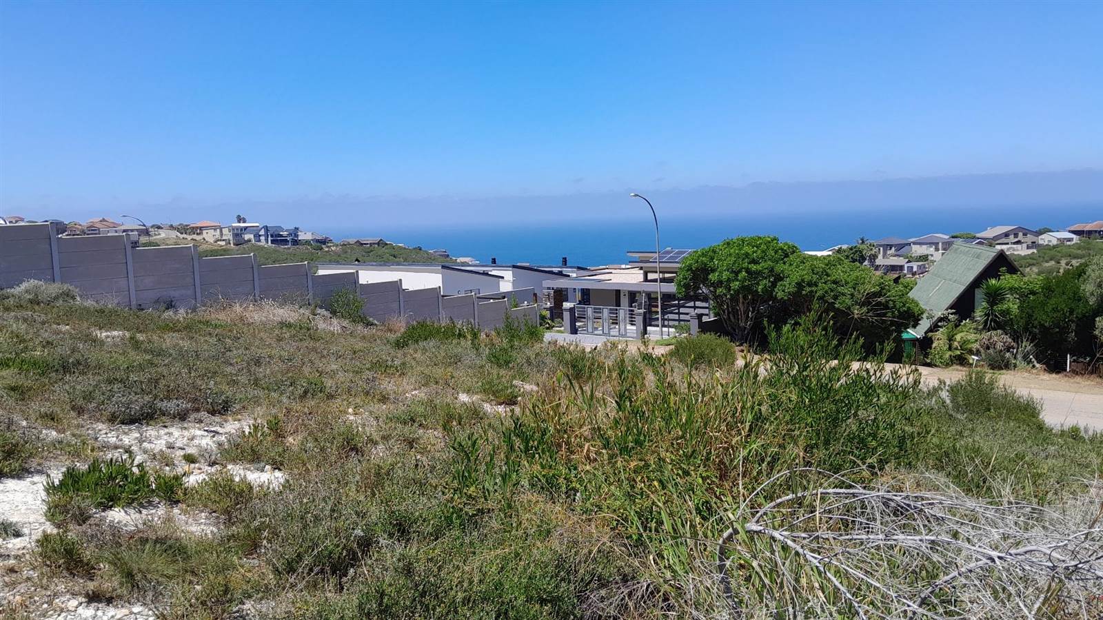 920 m² Land available in Dana Bay photo number 2